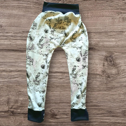Größe 110/116 Pumohose, Jersey, Afrika, Elefanten, Nashörner, Tiger, weiß, grau