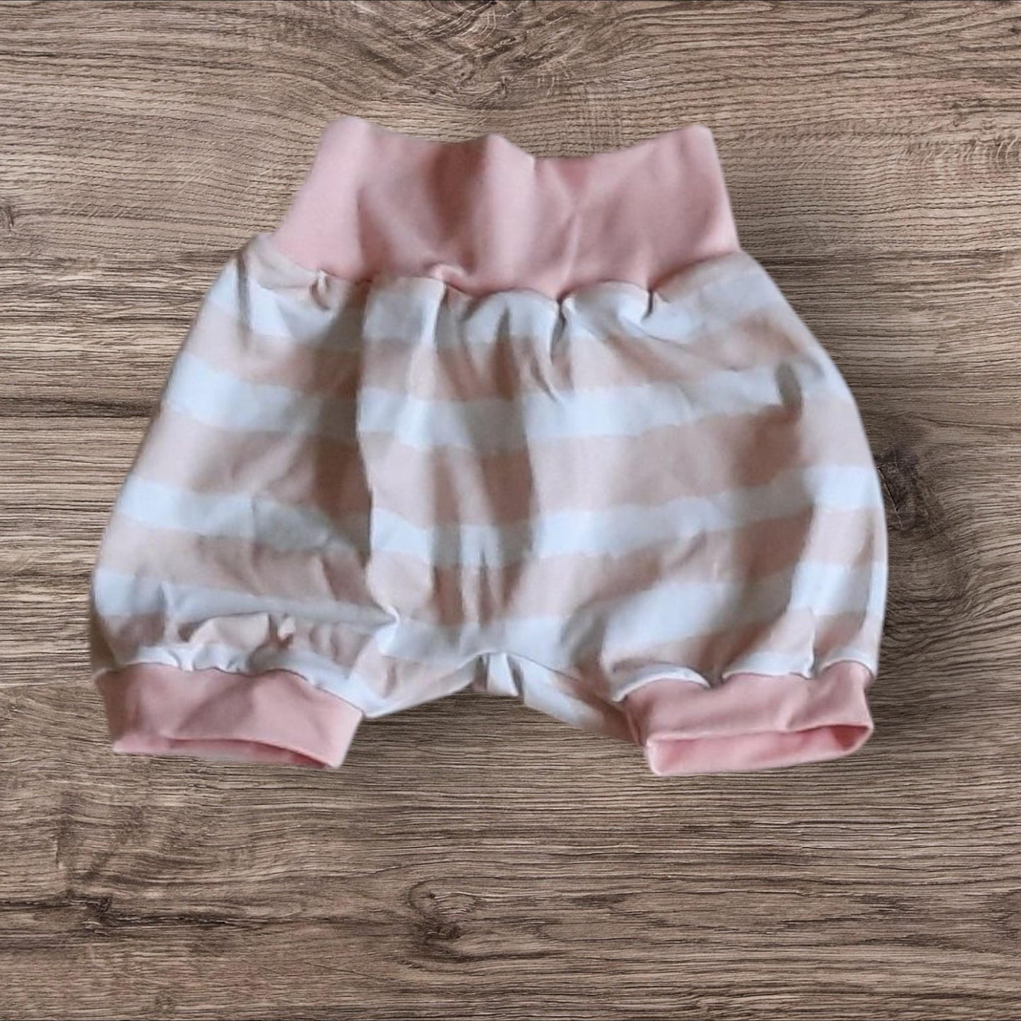 Größe 110/116, Kurze Hose, Pumphose, Jersey,rosa Streifen