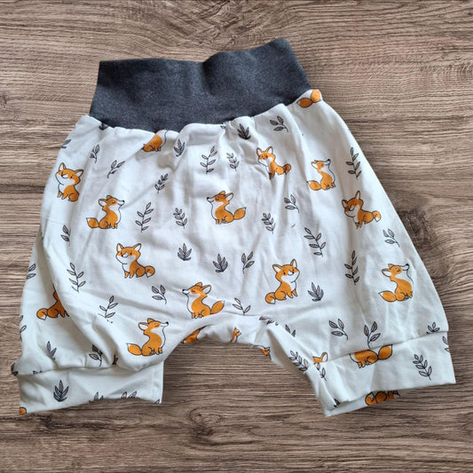 Größe 110/116, Kurze Hose, Pumphose, Jersey, weiß, Corgi, Hunde