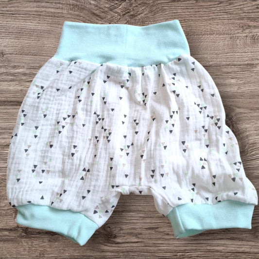 Größe 110/116, Kurze Hose, Pumphose, Musselin weiß, türkis, mint, Dreiecke