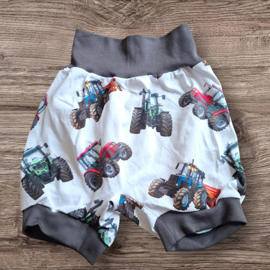 Größe 110/116, Kurze Hose, Pumphose, Jersey, weiß, Traktoren