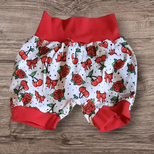 Größe 80/92, Kurze Hose, Pumphose, Jersey, rot, Weiß, Rosen